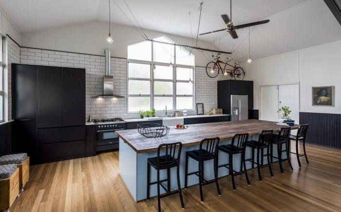 https://kbk.com.au/wp-content/uploads/Industrial-Style-Kitchens-Brisbane-4-700x467-1.jpg